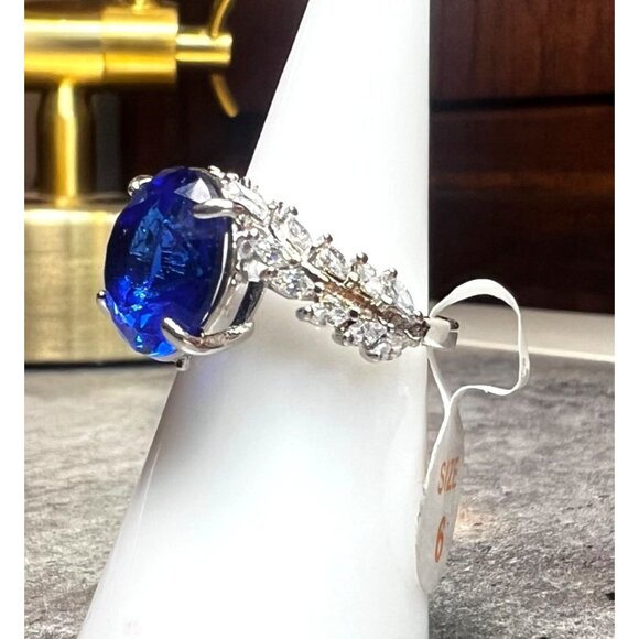 Ring Bomb Party Ring, NWOT, size 6 - Picture 4 of 7